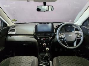 Mahindra XUV 3XO 1.2T MX2 manual - Image 6