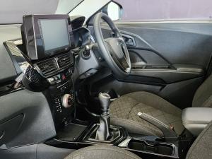 Mahindra XUV 3XO 1.2T MX2 manual - Image 7