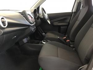 Toyota Vitz 1.0 XR manual - Image 7