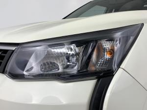 Mahindra XUV300 1.5D - Image 3
