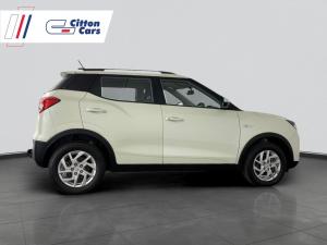 Mahindra XUV300 1.5D - Image 7