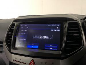 Mahindra XUV300 1.5D - Image 9