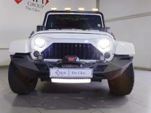 Jeep Wrangler Unlimited 3.6L Polar Edition - Image 2