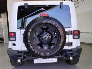 Jeep Wrangler Unlimited 3.6L Polar Edition - Image 5