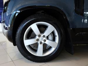 Land Rover Defender 110 D300 X-Dynamic HSE - Image 11