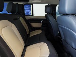 Land Rover Defender 110 D300 X-Dynamic HSE - Image 4