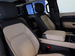Land Rover Defender 110 D300 X-Dynamic HSE - Image 5