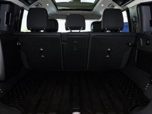 Land Rover Defender 110 D300 X-Dynamic HSE - Image 8