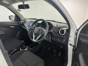 Toyota Vitz 1.0 XR manual - Image 23