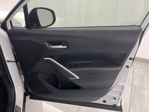 Toyota Corolla Cross 1.8 Hybrid XR - Image 18