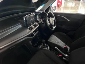 Suzuki Swift 1.2 GLX manual - Image 6