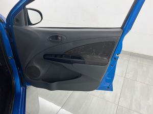 Toyota Etios hatch 1.5 Sprint - Image 17