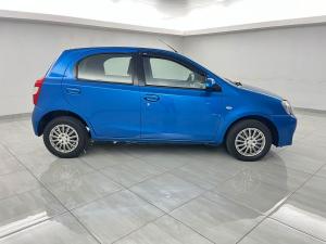 Toyota Etios hatch 1.5 Sprint - Image 7
