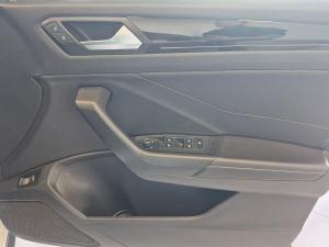 Volkswagen T-Roc 2.0TSI 4Motion R-Line - Image 10