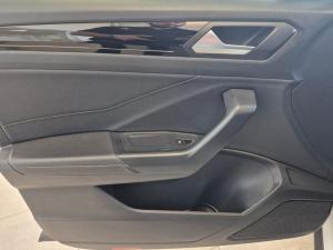 Volkswagen T-Roc 2.0TSI 4Motion R-Line - Image 22