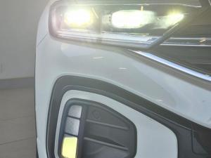 Volkswagen T-Roc 2.0TSI 4Motion R-Line - Image 9