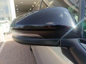 Toyota Corolla Cross 1.8 Hybrid GR-Sport - Image 17