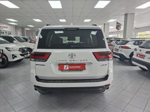 Toyota Land Cruiser 300 3.3D GX-R - Image 5