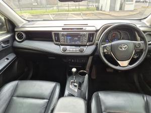 Toyota RAV4 2.2D-4D AWD VX - Image 6