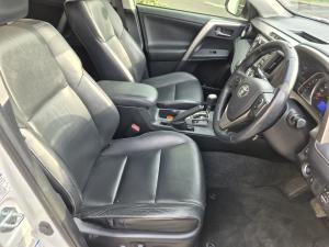 Toyota RAV4 2.2D-4D AWD VX - Image 15