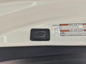 Toyota RAV4 2.2D-4D AWD VX - Image 23