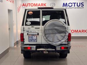Toyota Land Cruiser 76 4.5D-4D V8 station wagon LX - Image 5