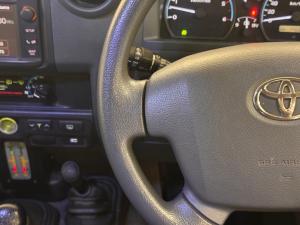 Toyota Land Cruiser 76 4.5D-4D V8 station wagon LX - Image 9