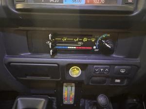 Toyota Land Cruiser 76 4.5D-4D V8 station wagon LX - Image 14