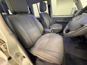 Toyota Land Cruiser 76 4.5D-4D V8 station wagon LX - Image 15
