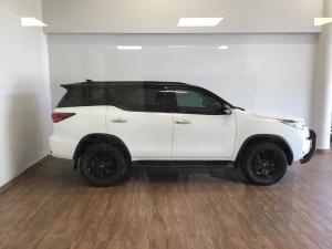 Toyota Fortuner 2.8GD-6 4x4 Epic Black - Image 3