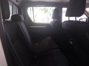 Toyota Hilux 2.4GD-6 double cab 4x4 Raider auto - Image 16