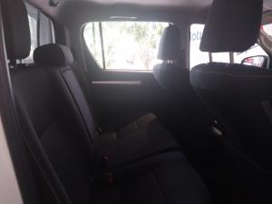 Toyota Hilux 2.4GD-6 double cab 4x4 Raider auto - Image 16