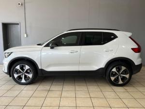Volvo XC40 B4 Plus Dark - Image 2