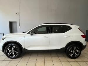 Volvo XC40 B4 Plus Dark - Image 2