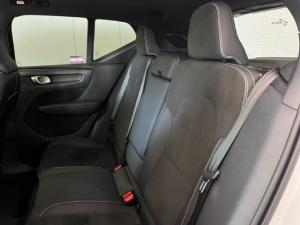 Volvo XC40 B4 Plus Dark - Image 3
