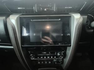 Toyota Fortuner 4.0 V6 4x4 - Image 13