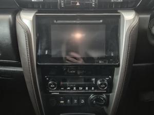 Toyota Fortuner 4.0 V6 4x4 - Image 14