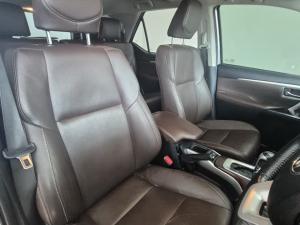 Toyota Fortuner 4.0 V6 4x4 - Image 15
