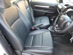 Toyota Hilux 2.4GD single cab flat deck - Image 12