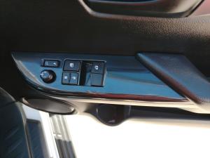 Toyota Hilux 2.4GD-6 Xtra cab Raider manual - Image 21