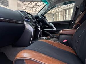 Toyota Land Cruiser 200 4.5D-4D V8 VX - Image 7