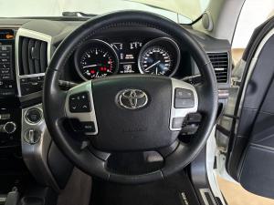 Toyota Land Cruiser 200 4.5D-4D V8 VX - Image 8