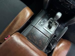 Toyota Land Cruiser 200 4.5D-4D V8 VX - Image 12