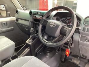 Toyota Land Cruiser 79 2.8GD-6 single cab auto - Image 6