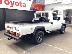 Toyota Land Cruiser 79 2.8GD-6 single cab auto - Image 2