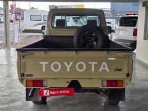 Toyota Land Cruiser 79 2.8GD-6 single cab auto - Image 5