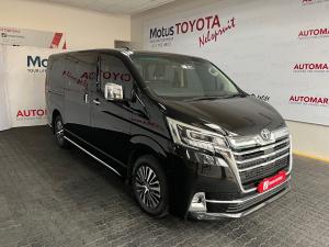 Toyota Quantum 2.8 LWB bus 9-seater VX Premium - Image 1