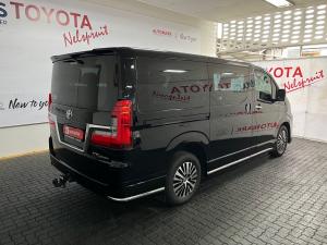 Toyota Quantum 2.8 LWB bus 9-seater VX Premium - Image 2