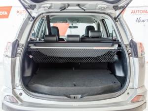 Toyota RAV4 2.0 GX auto - Image 13