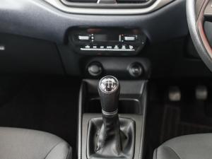 Toyota Starlet 1.5 Xi - Image 9